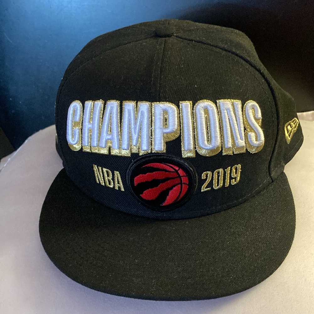 ⭐️HOST PICK⭐️ NWOT - Toronto Raptors Black 2019 NBA Final Champion Baseball Cap*